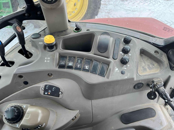 2014-case-farmall-115u-tractor-image-45