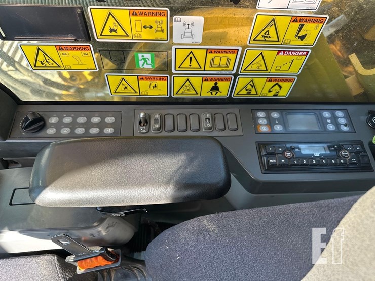 2018-caterpillar-336fl-image-17