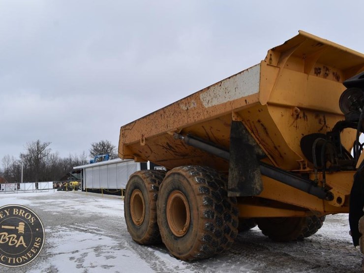 2011-volvo-a40f-image-11