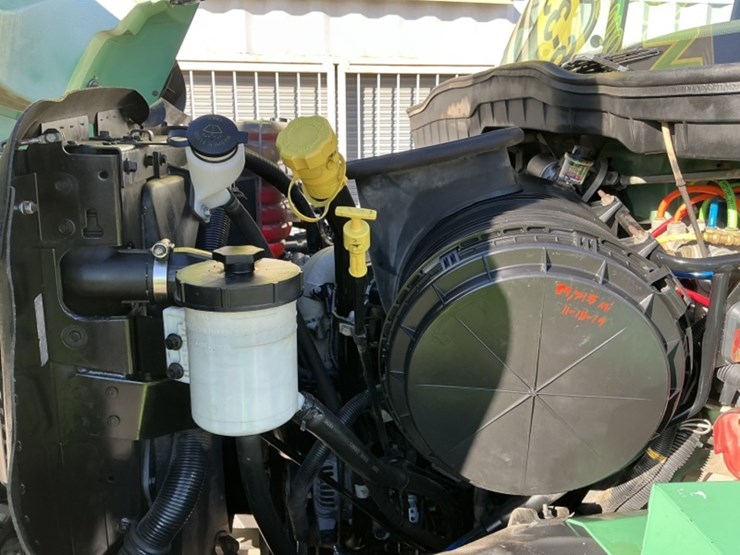 2011-international-7600-image-16