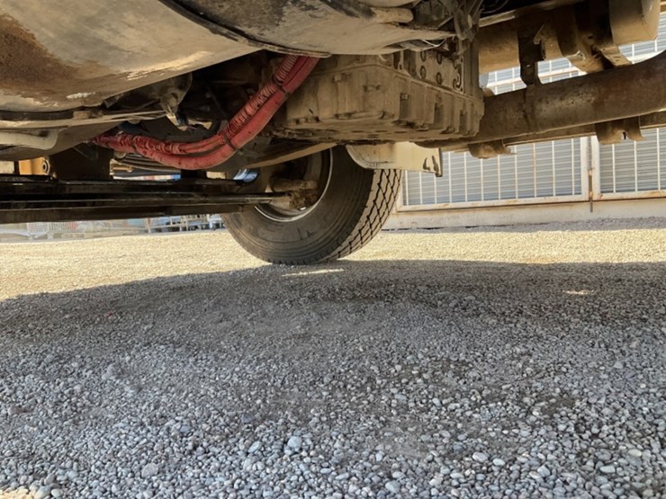 2005-freightliner-m2-dump-truck-image-30