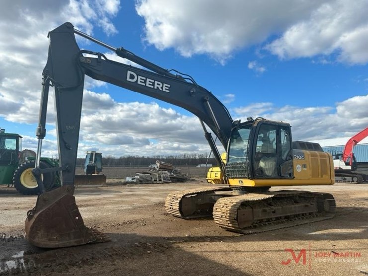 2012-deere-210g-image-3