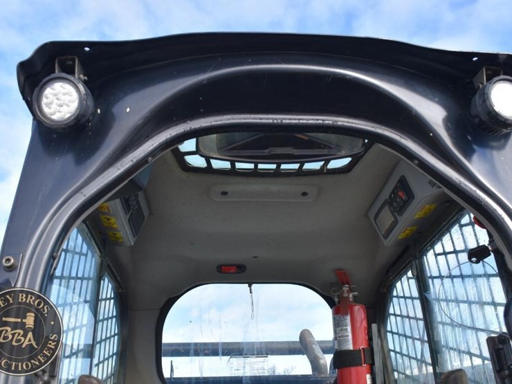 2020-caterpillar-299d3-image-39