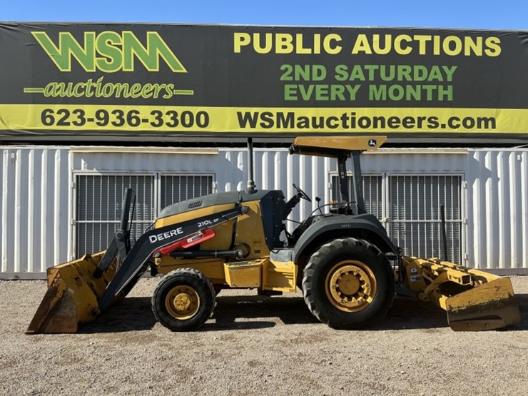 2015-deere-210l-image-1
