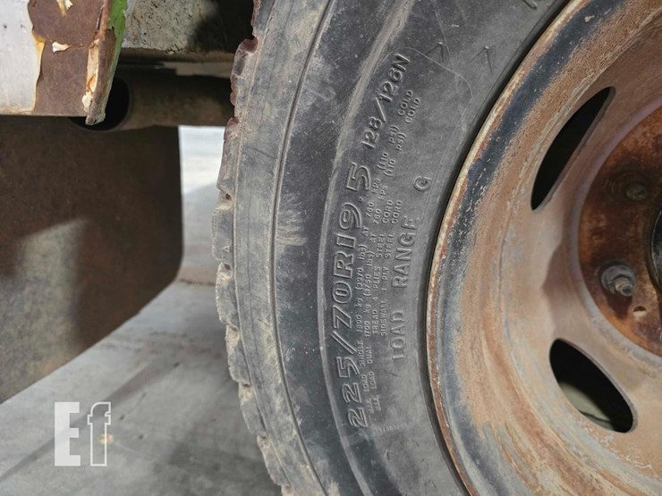 1999-ford-f550-image-27