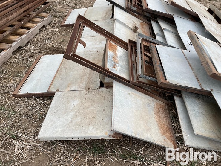 hog-farrow-crates-image-13