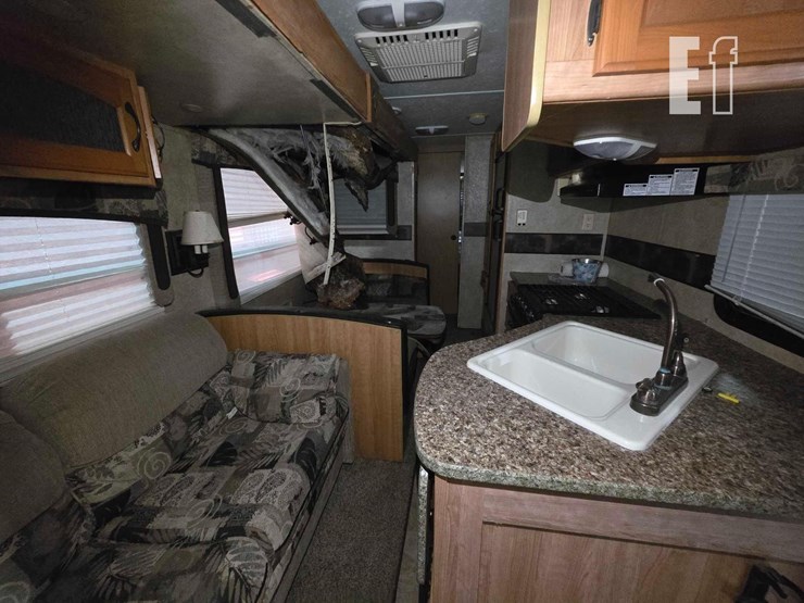 2010-keystone-rv-co-sprinter-310kbs-image-11