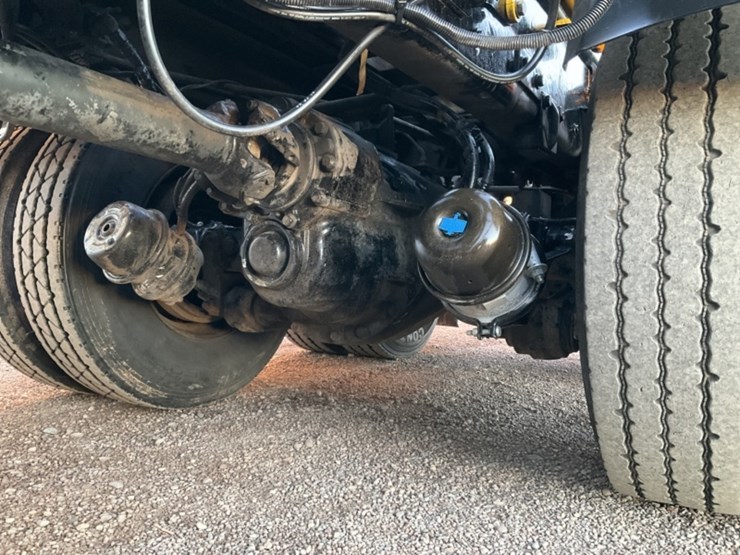 2015-peterbilt-pb348-rolloff-truck-image-31