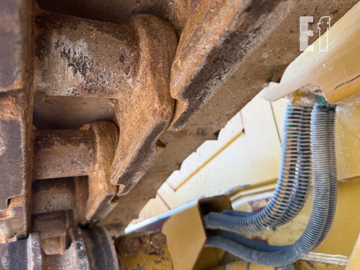 2019-caterpillar-d6t-xw-image-17