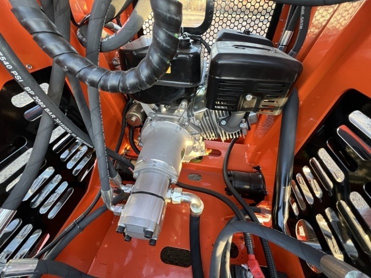 2025-sdlool-sl36c-mini-compact-track-loader-image-11