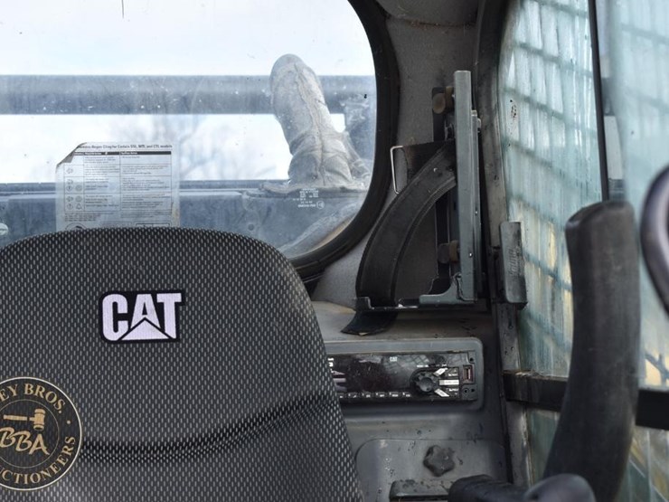 2019-caterpillar-299d3-xe-image-37
