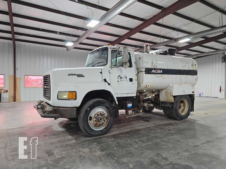 1995-ford-la9000-image-1