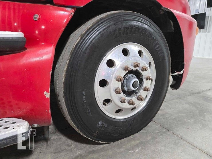 2016-kenworth-t2000-image-25