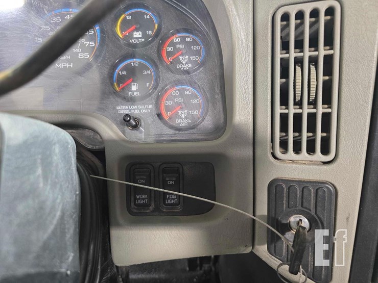 2017-international-transtar-8600-image-16