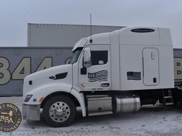 2015-peterbilt-579-image-13