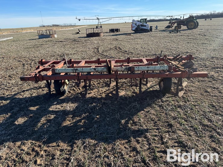 15'-3-pt-chisel-plow-image-2