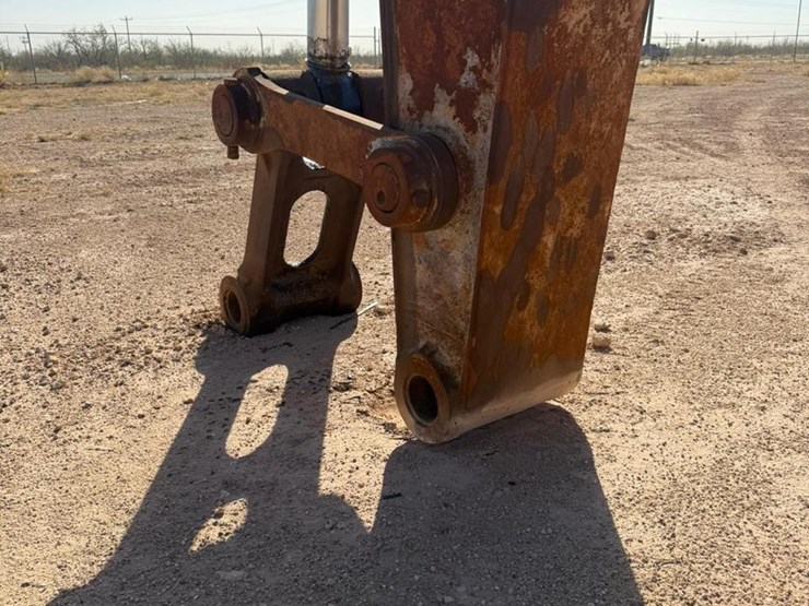 2015-deere-470g-lc-image-19