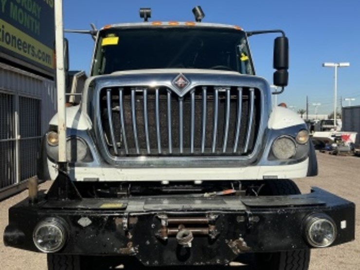 2014-international-7500-u/t-image-3