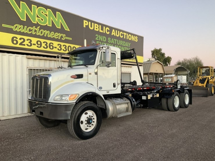 2015-peterbilt-pb348-rolloff-truck-image-2