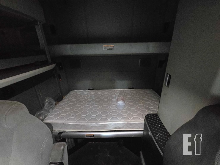 2019-kenworth-t680-image-15