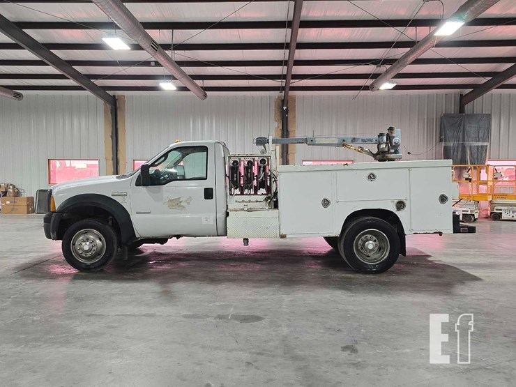 2006-ford-f550-image-5