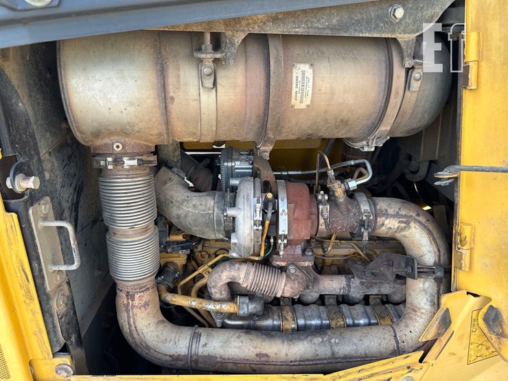 2012-deere-850k-xlt-image-27