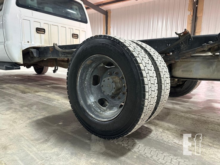 2015-ford-f550-image-27