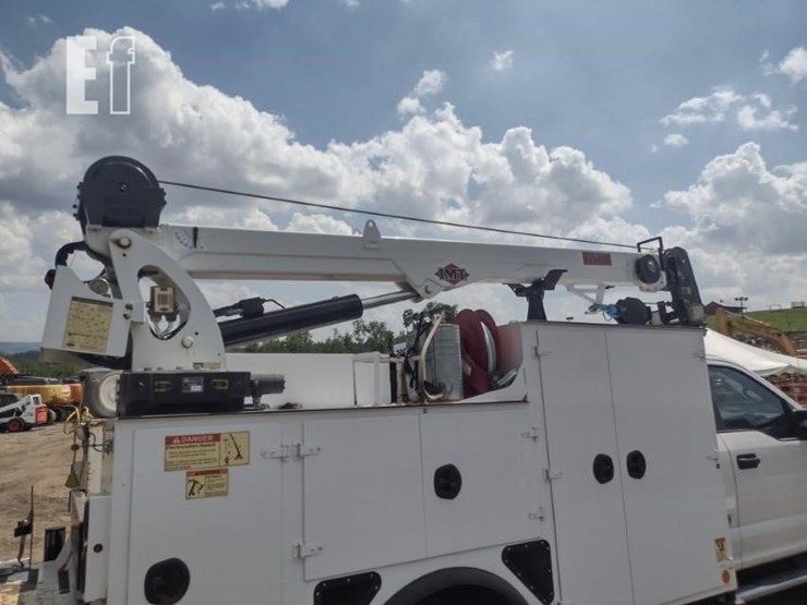 18-ford-f550-image-33