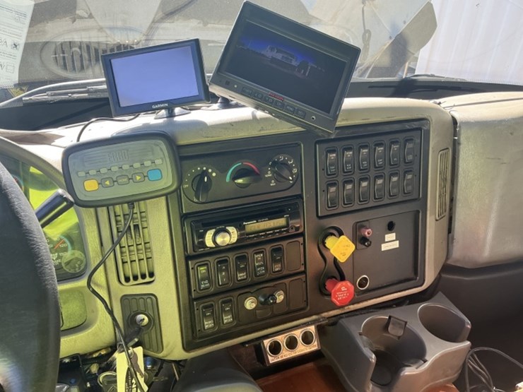 2014-international-7500-u/t-image-30