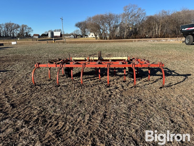 15'-3-pt-chisel-plow-image-6