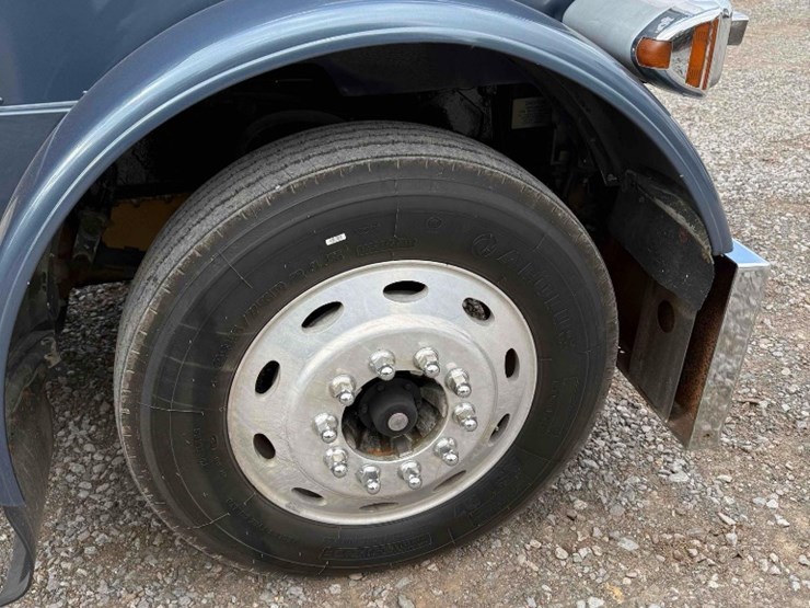 1998-peterbilt-379-image-21