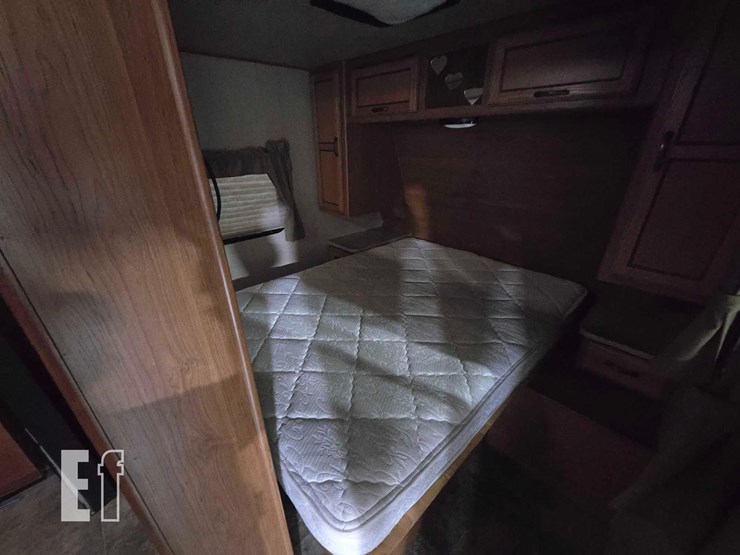 2016-crossroads-sunset-trail-ultra-lite-237bh-image-11