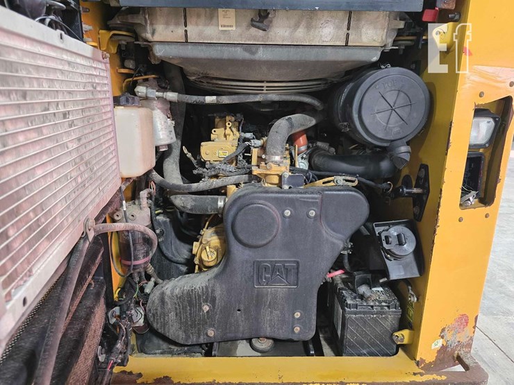 2014-caterpillar-299d-xhp-image-21