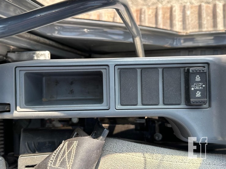 2018-deere-350g-lc-image-24