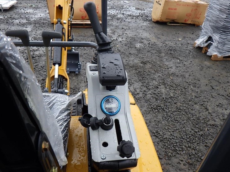 2025-sdlanch-sdle20-hydraulic-excavator-image-21