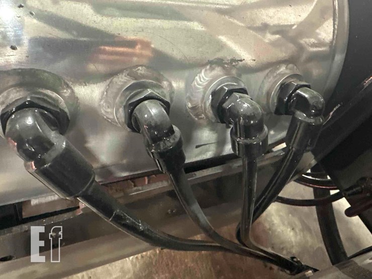 2012-mack-granite-gu813-image-27