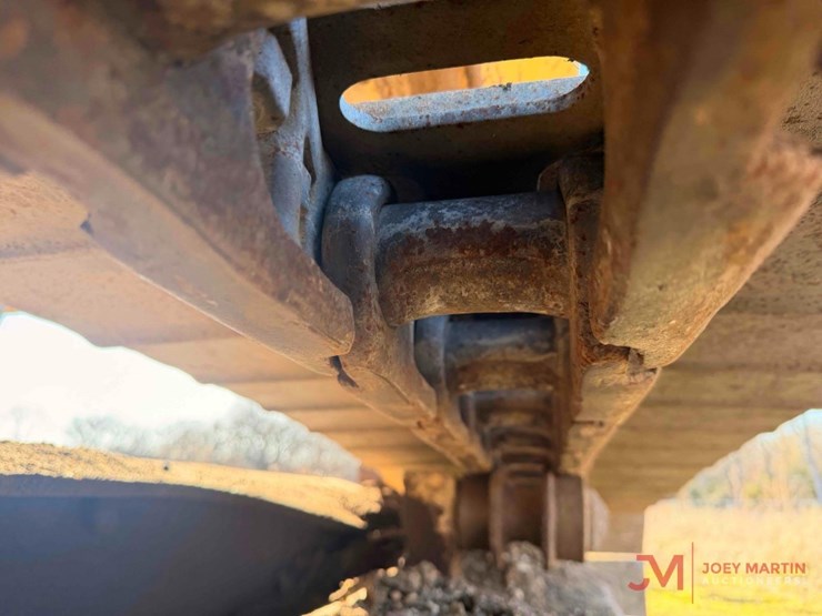 komatsu-pc240-lc-11-image-10