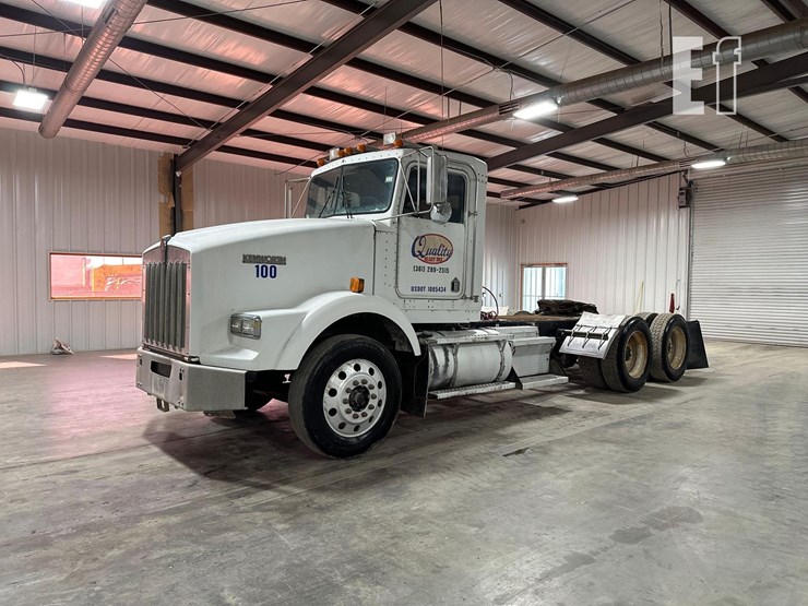 2003-kenworth-t800-image-1