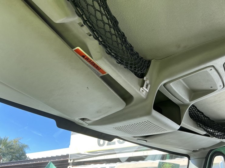 2011-international-7600-image-26