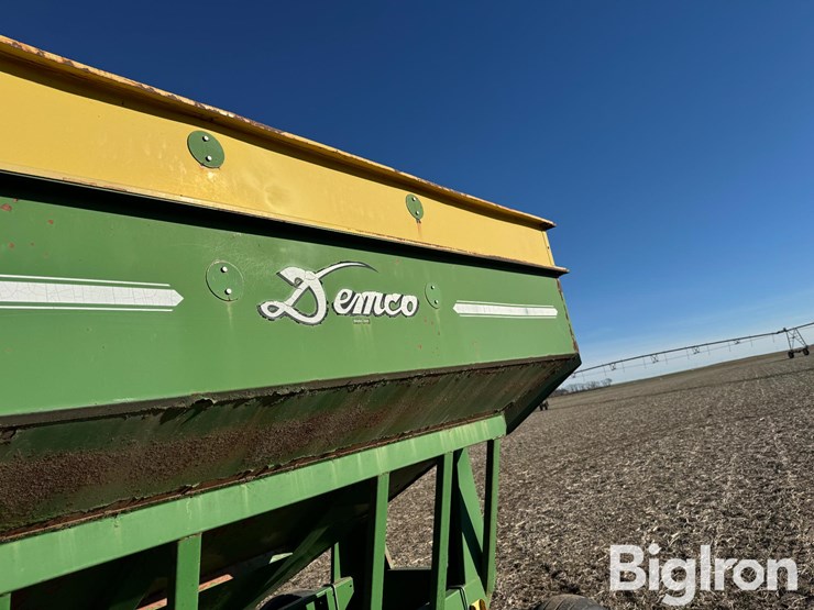 demco-gravity-wagon-image-11