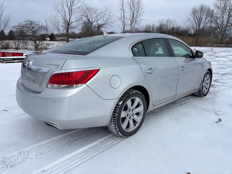 #1114-•-2010-buick-lacrosse-passenger-car-image-11