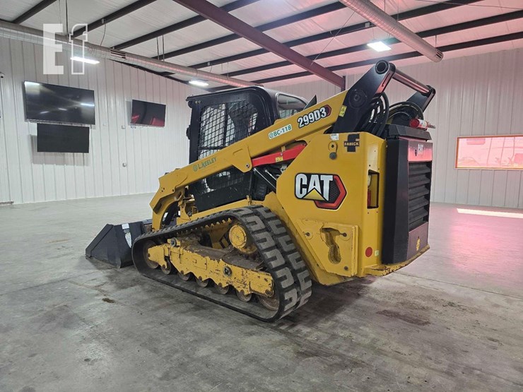 2020-caterpillar-299d3-image-24