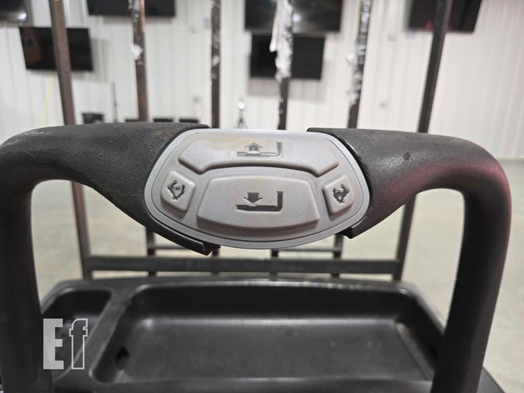 raymond-8400-image-11