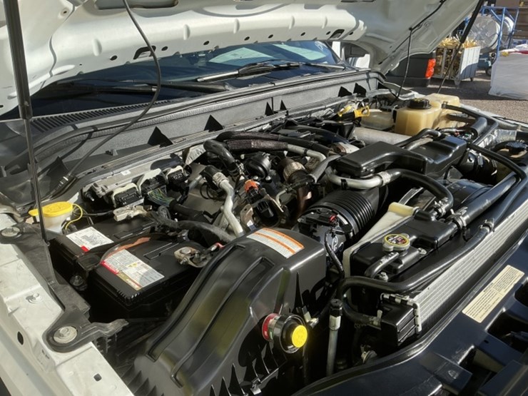 2014-ford-f550-image-16