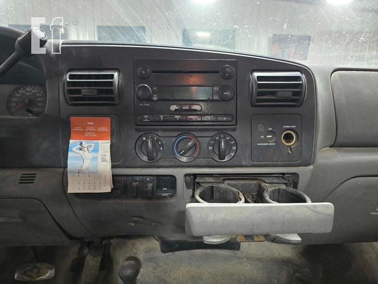 2006-ford-f550-image-16