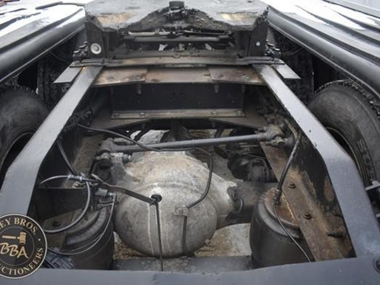 2015-peterbilt-579-image-16