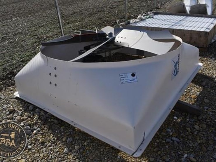 ventec-72in-barn-fan-38947-image-2