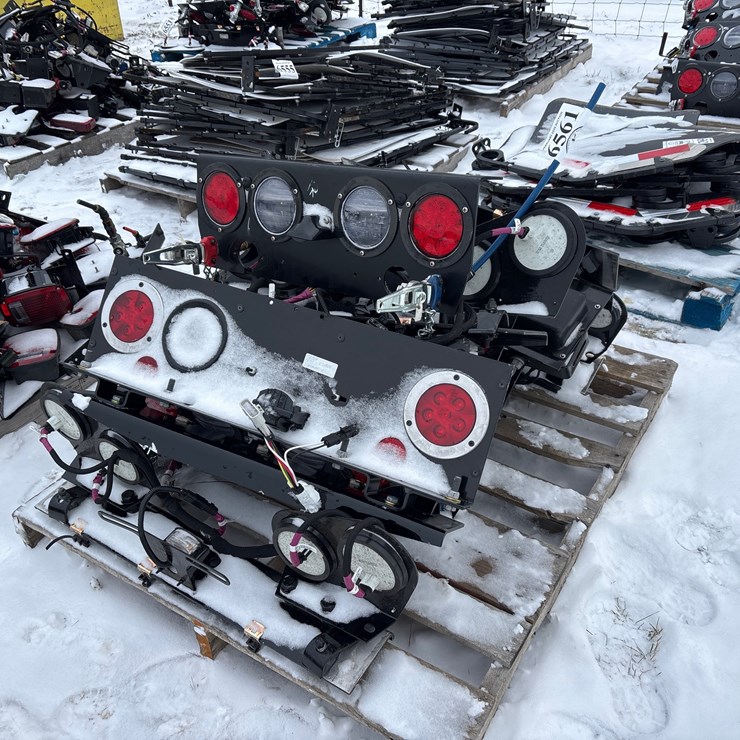 #6561 • E1. Pallet of miscellaneous tail lights