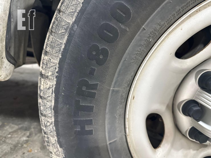 2017-chevrolet-express-2500-image-23