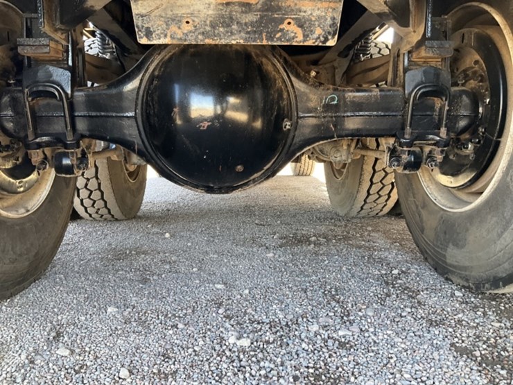 2005-freightliner-m2-dump-truck-image-11